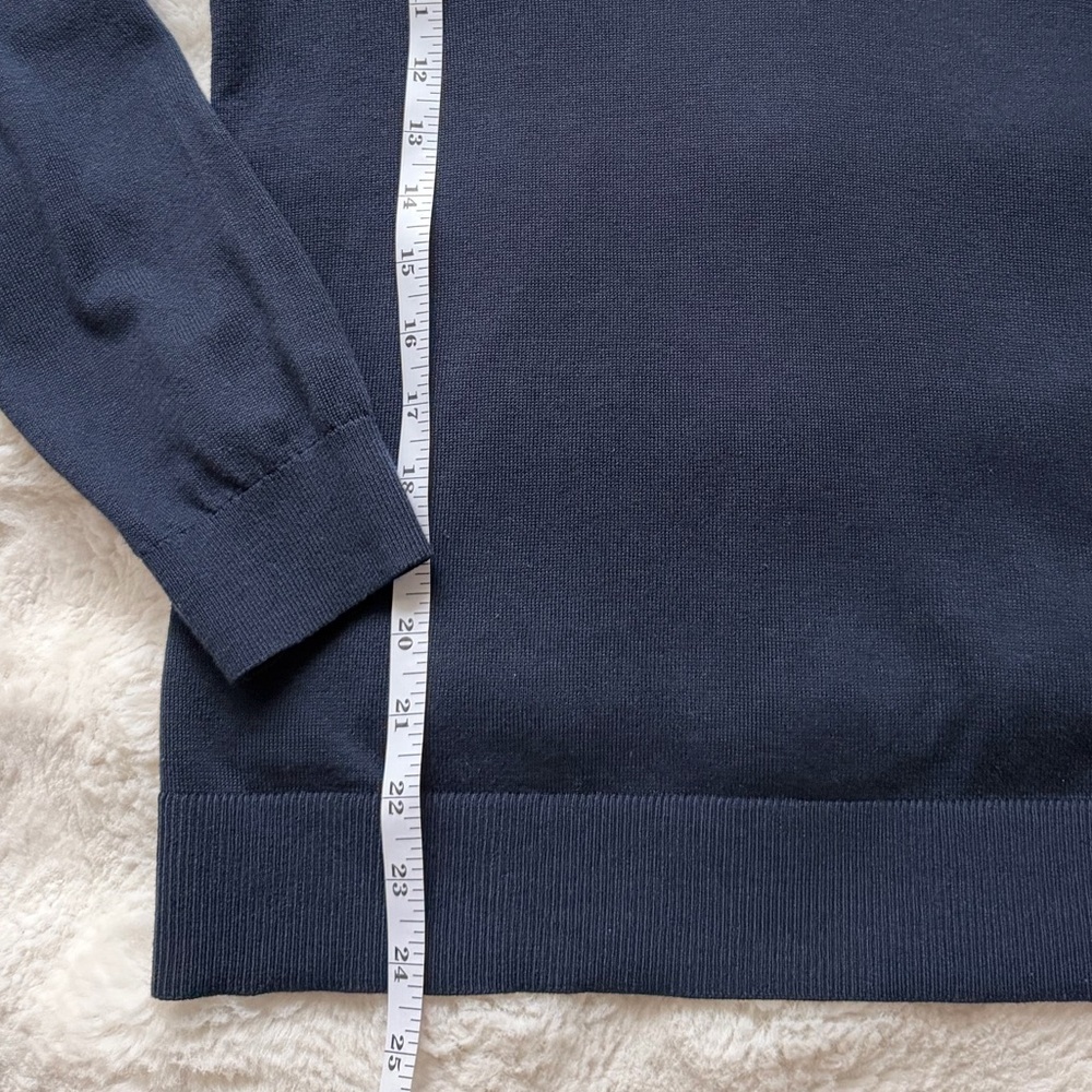 Banana Republic Factory Preppy Navy Forever V-Neck Sweater / Capsule Wardrobe - Picture 10 of 10